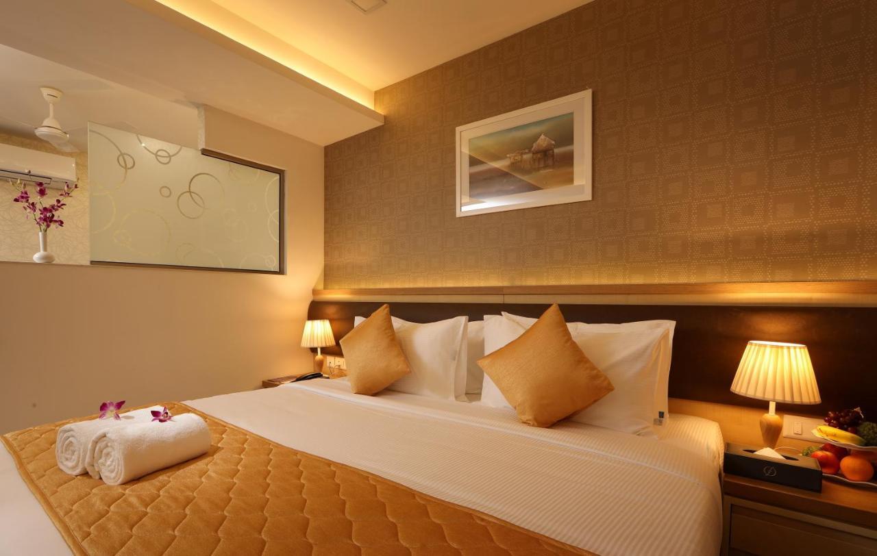 Hotel Flora Charishma Residency Aluva Kochi Exterior foto