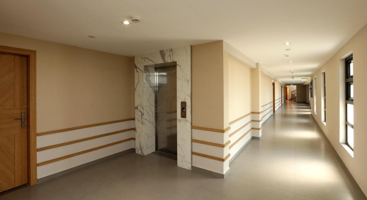 Hotel Flora Charishma Residency Aluva Kochi Exterior foto